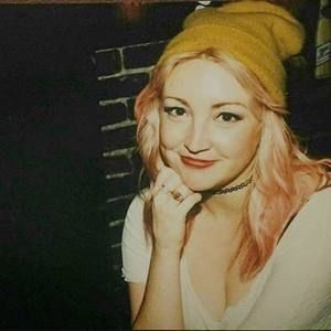 Meet your Posher, Caroline